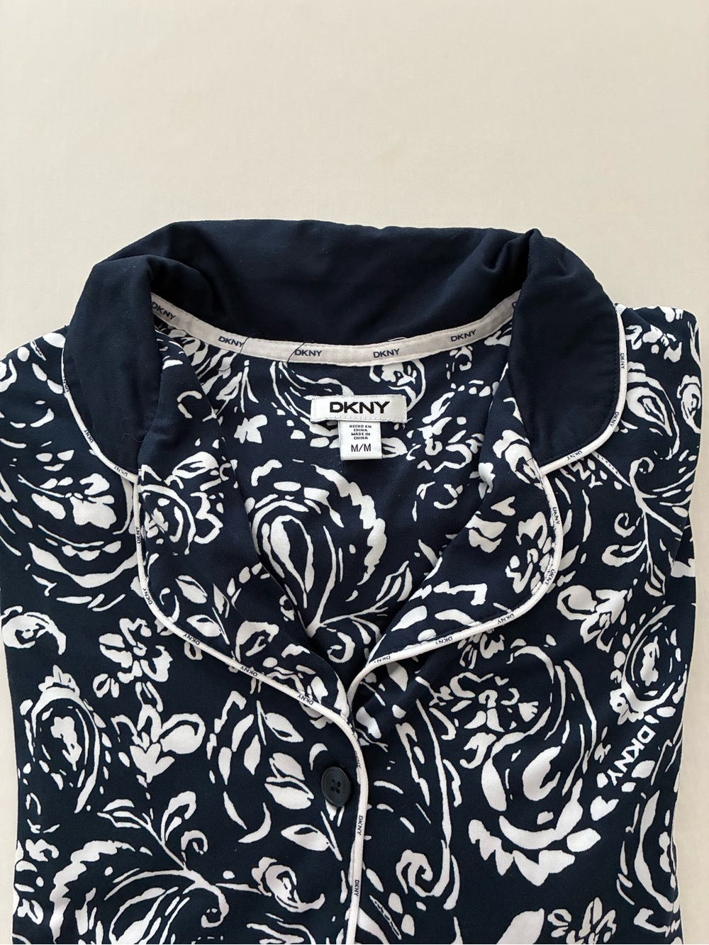 DKNY Navy and White Floral PJ Set Like new M
